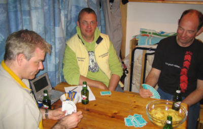 drie mannen rikken